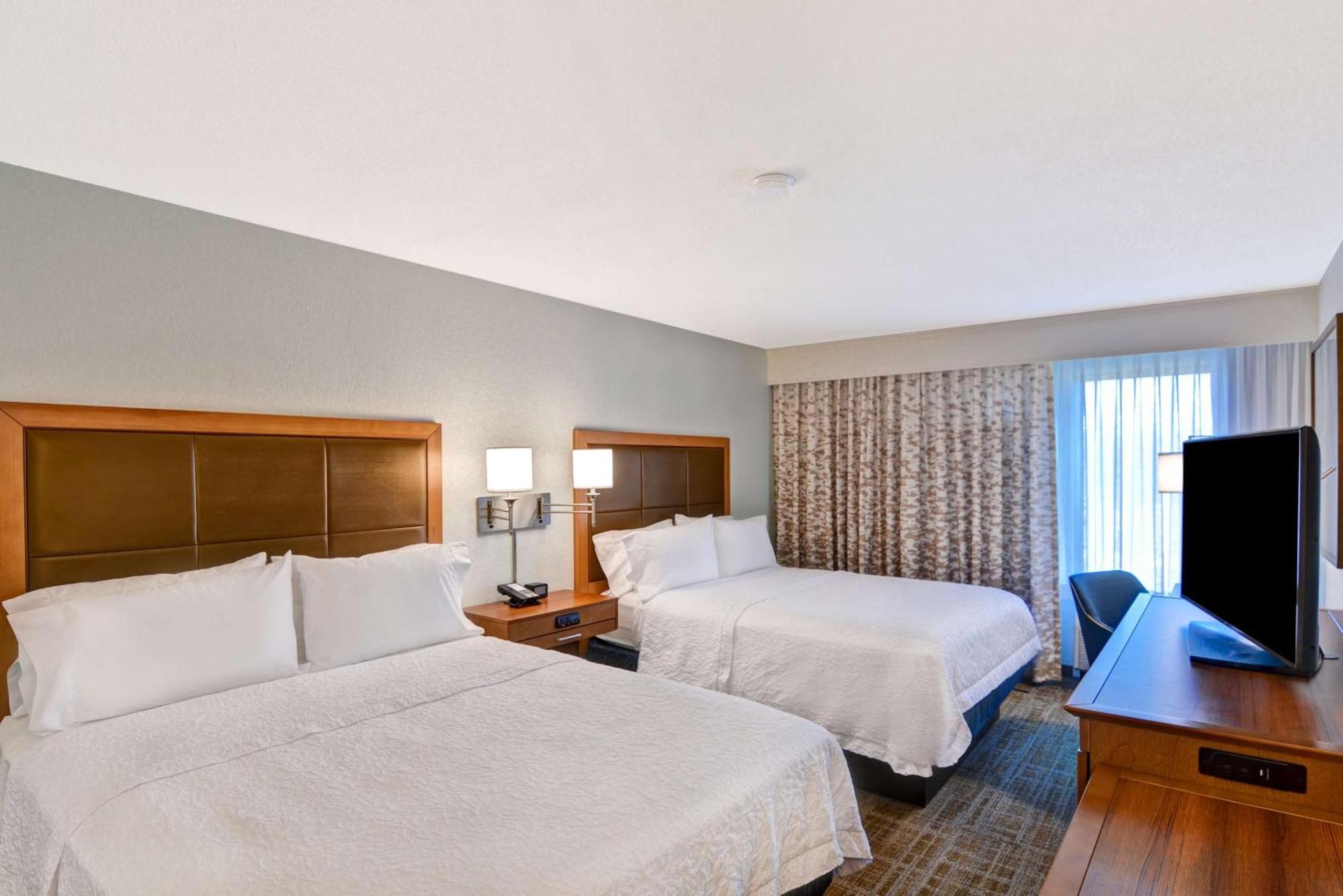 Hampton Inn By Hilton Milford Exterior photo