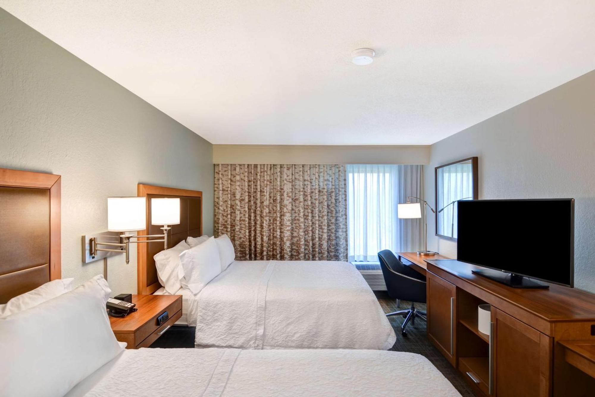Hampton Inn By Hilton Milford Exterior photo