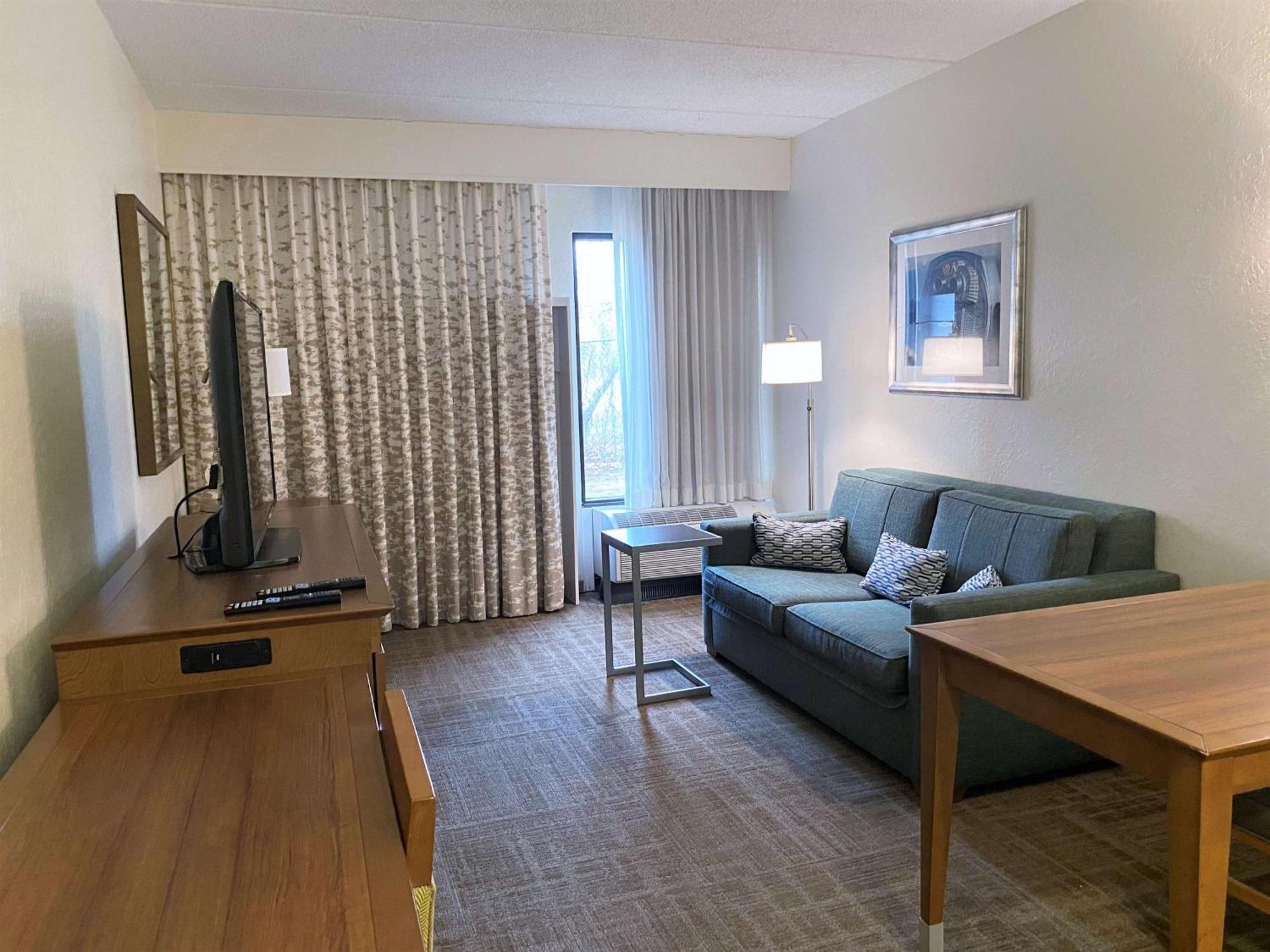 Hampton Inn By Hilton Milford Exterior photo