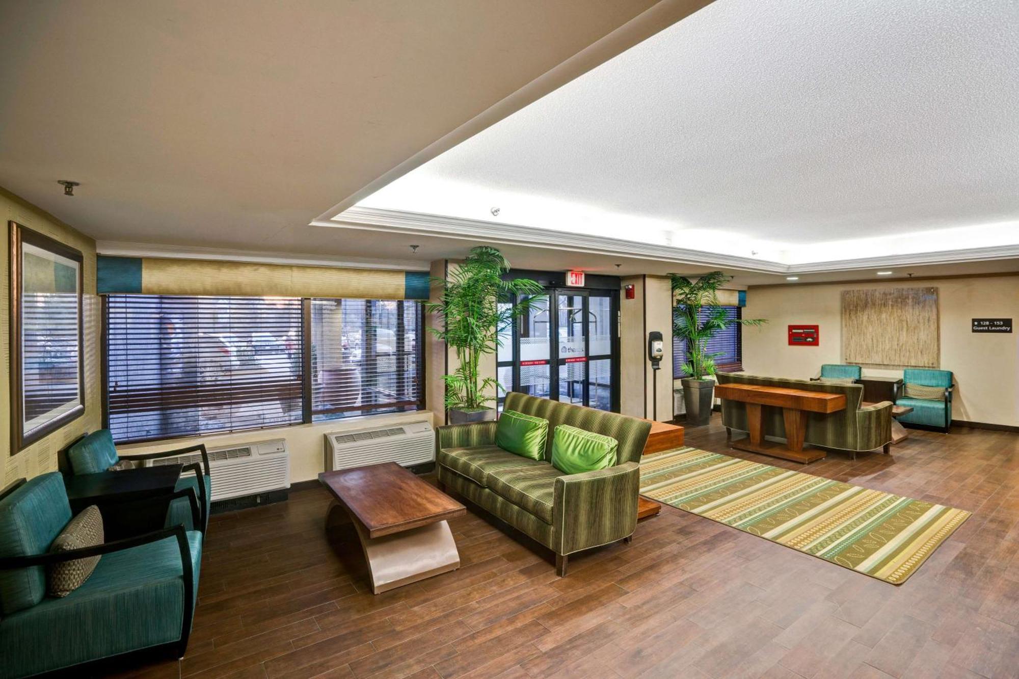 Hampton Inn By Hilton Milford Exterior photo