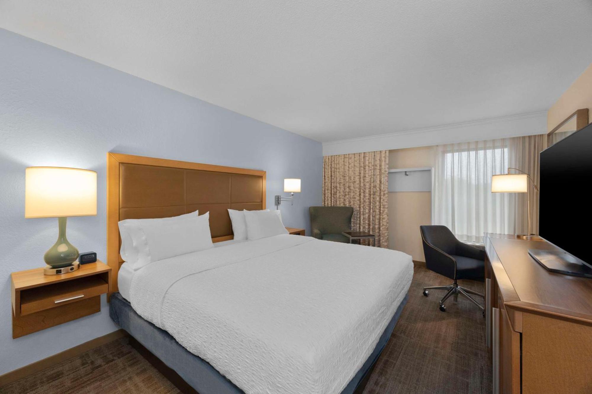 Hampton Inn By Hilton Milford Exterior photo