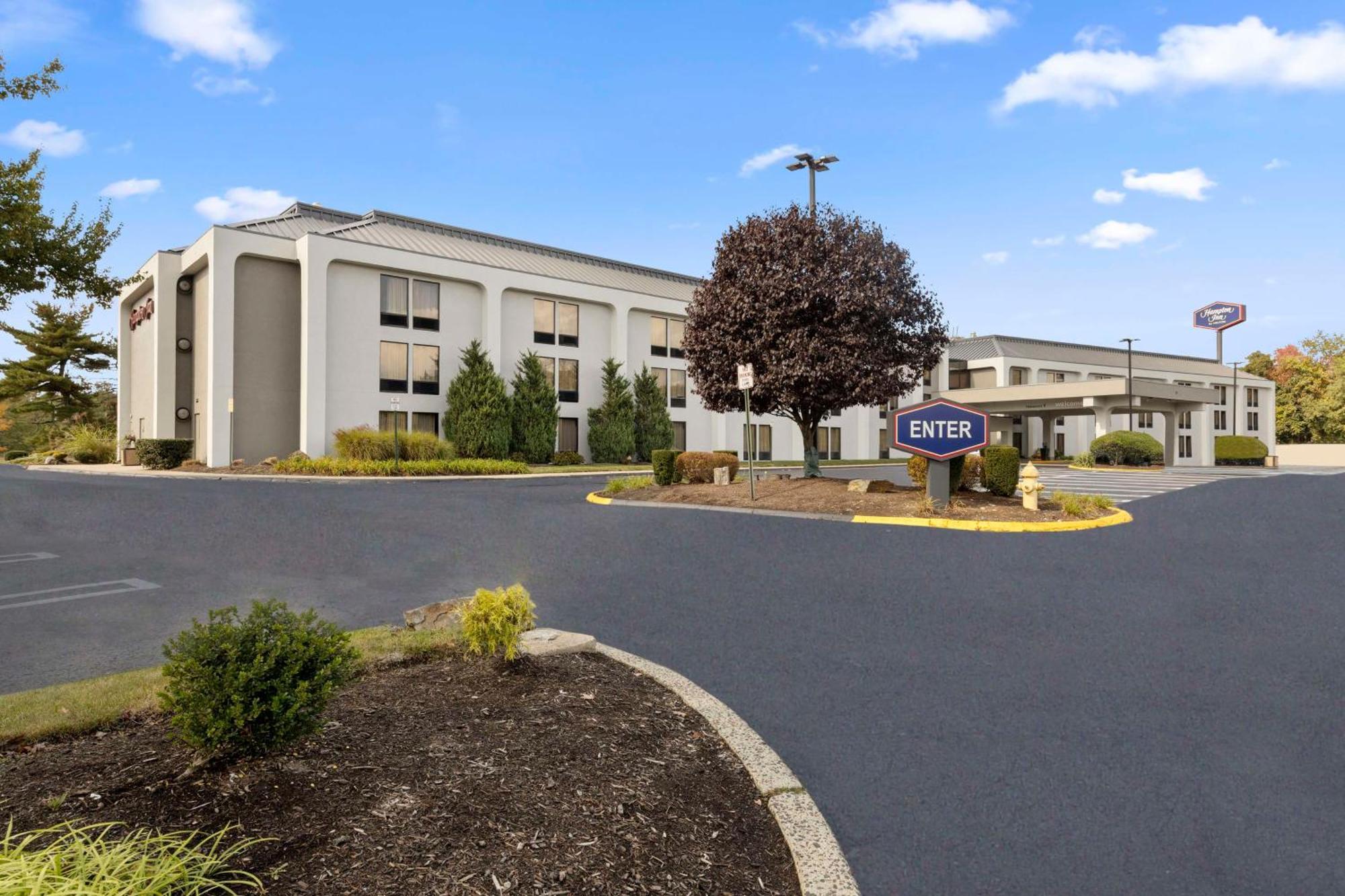 Hampton Inn By Hilton Milford Exterior photo