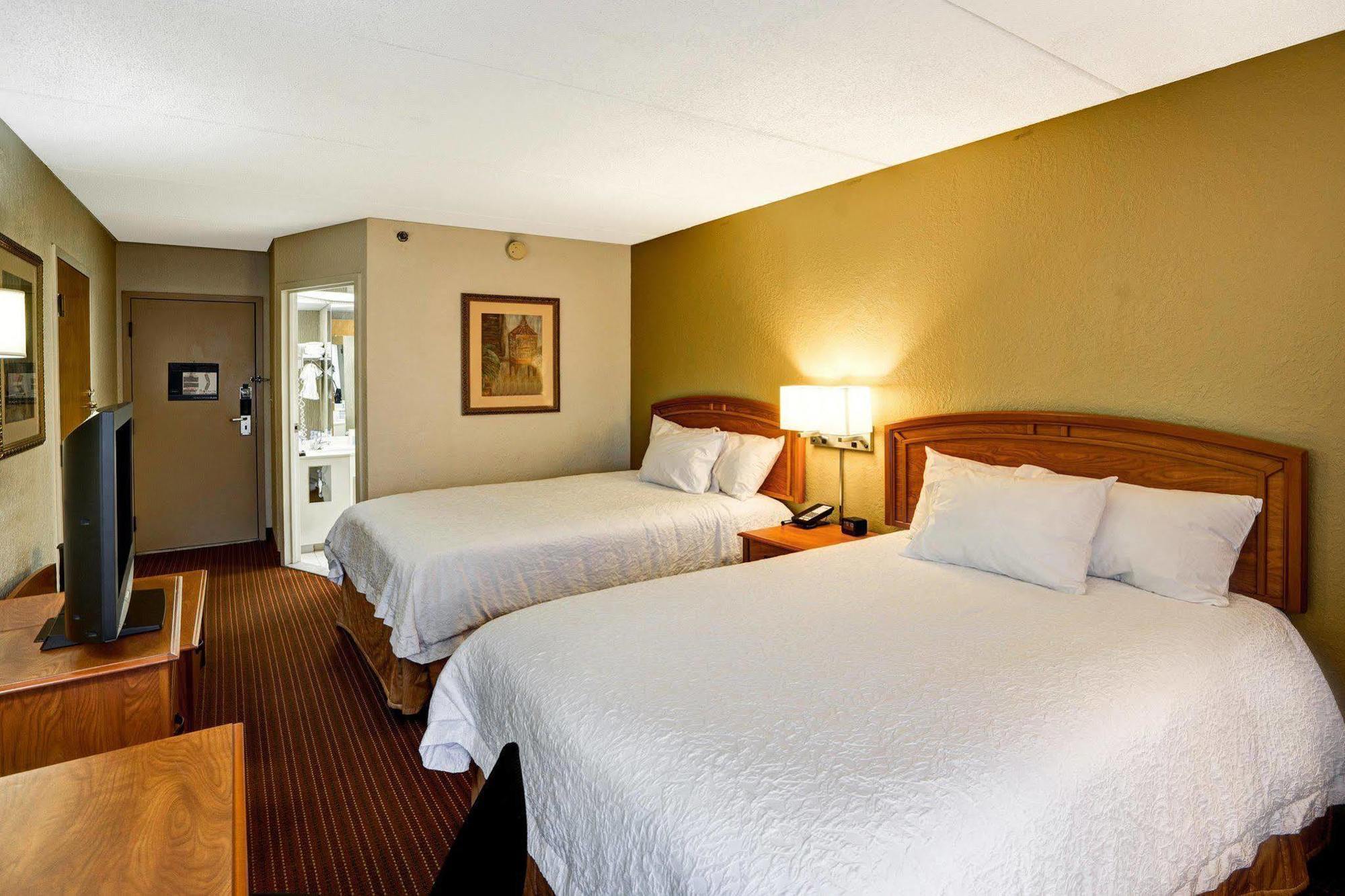 Hampton Inn By Hilton Milford Exterior photo